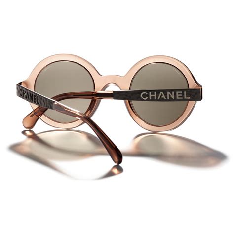 chanel sonnenbrille rund 2019|Chanel sunglasses with on side.